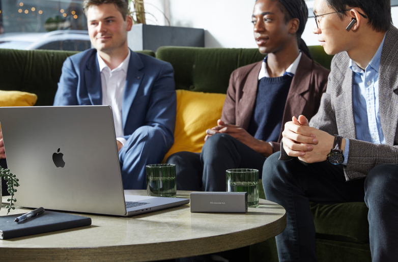 全场景智能赋能，时空壶X1 AI同声传译器引领高端跨语言沟通革命